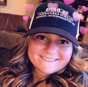 Meet your Posher, Felicity